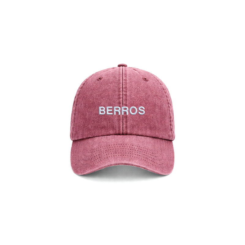 Chapeu vintage red com bordado berros da cavillator